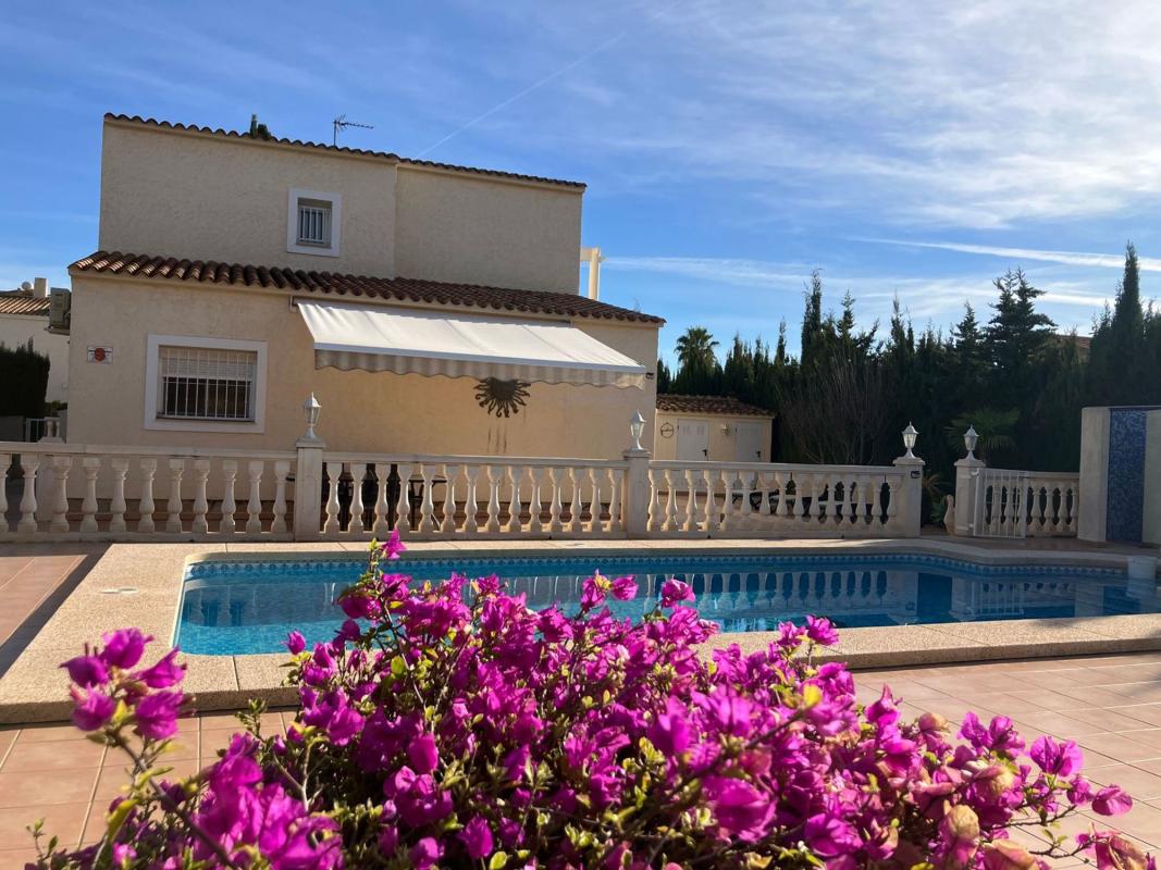 Propiedades en venta y alquiler en España photo 1