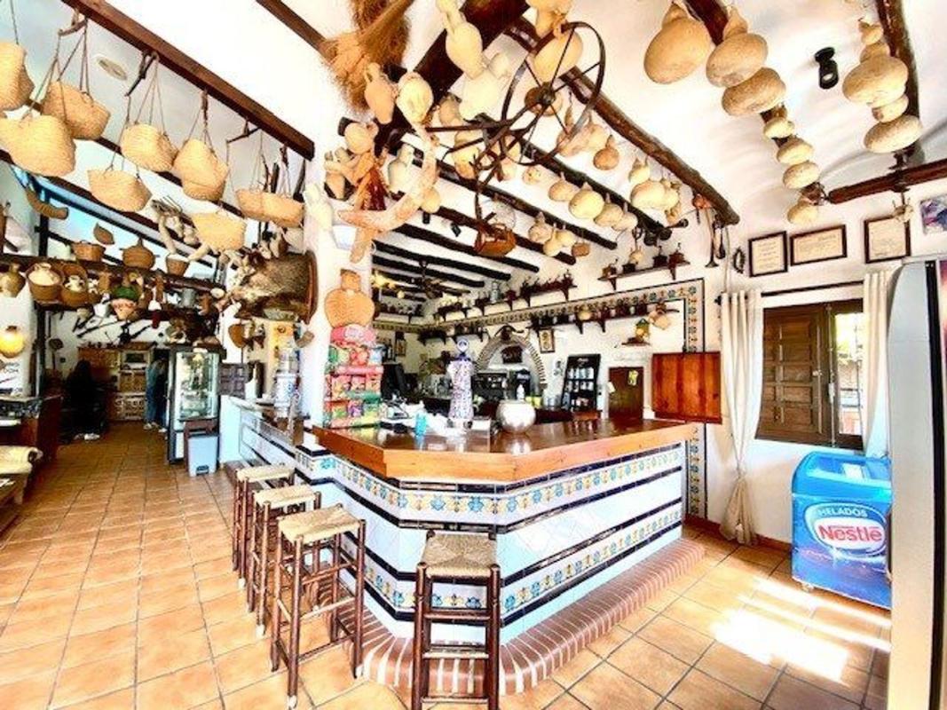 Propiedades en venta y alquiler en España photo 1