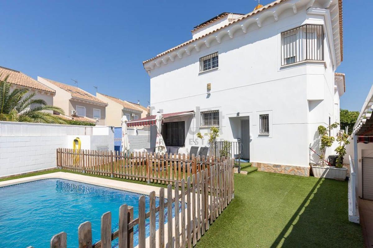 Properties for sale and rent in Spain photo 4