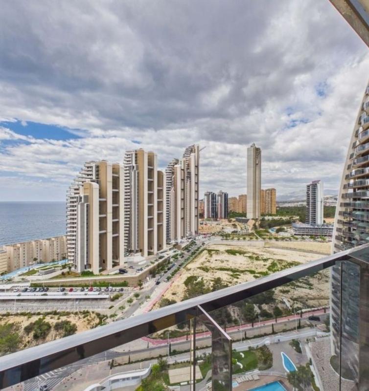 Sprzedaż mieszkania w Piso en Playa de Poniente, Benidorm, Benidorm
photo 1