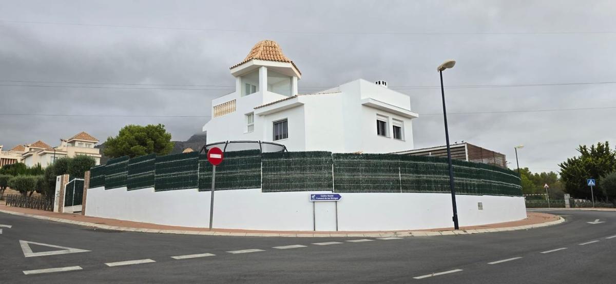 Propiedades en venta y alquiler en España photo 1