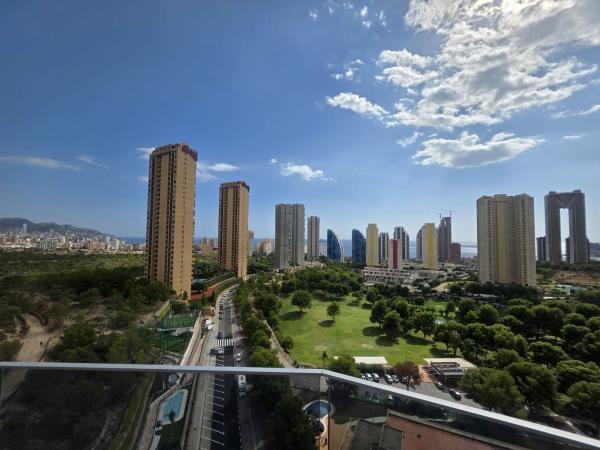 Venta de piso en Piso en Calle Presidente Adolfo Suárez, Pueblo Poniente, Benidorm, Benidorm
 photo 1