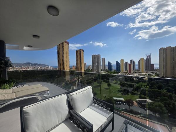 Venta de piso en Piso en Calle Presidente Adolfo Suárez, Pueblo Poniente, Benidorm, Benidorm
 photo 2