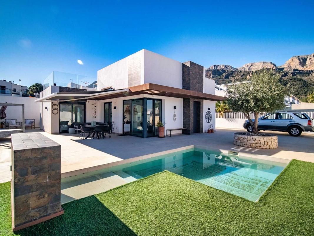 Properties for sale and rent in Spain photo 1
