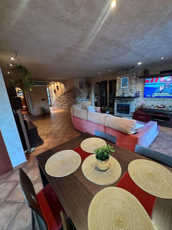 Properties for sale and rent in Spain photo 5
