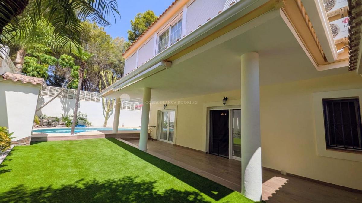 Sale of townhouse in  Chalet adosado en Calle Llissa, L'Albir, Alfaz del Pi , Alfaz del Pi photo 2