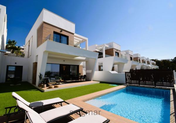 Chalet pareado en Calle d'Equador, Balcón de Finestrat-Terra Marina, Finestrat photo 1