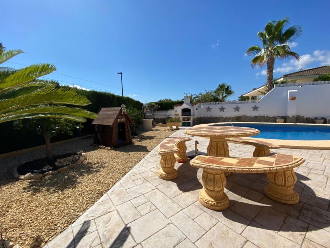 Properties for sale and rent in Spain photo 4