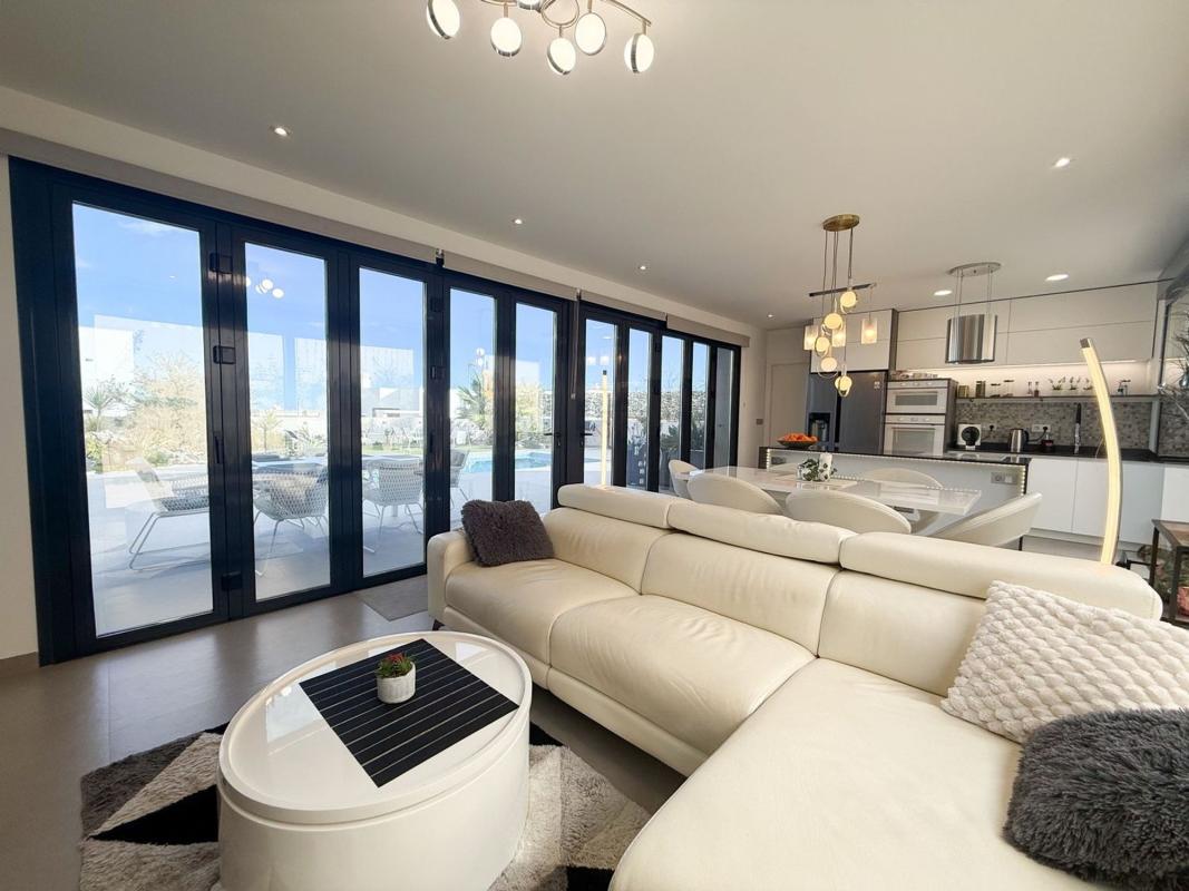 Properties for sale and rent in Spain photo 4