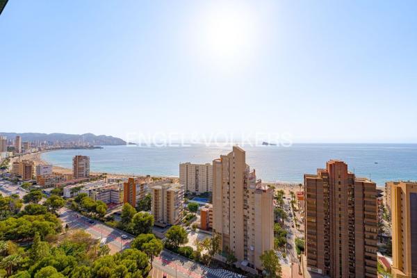 Ático en venta en Ático en Avenida Marina Baixa, 2, Playa de Poniente, Benidorm, Benidorm photo 1