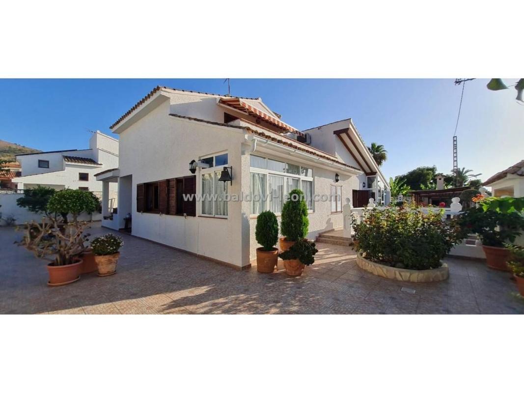 Propiedades en venta y alquiler en España photo 2