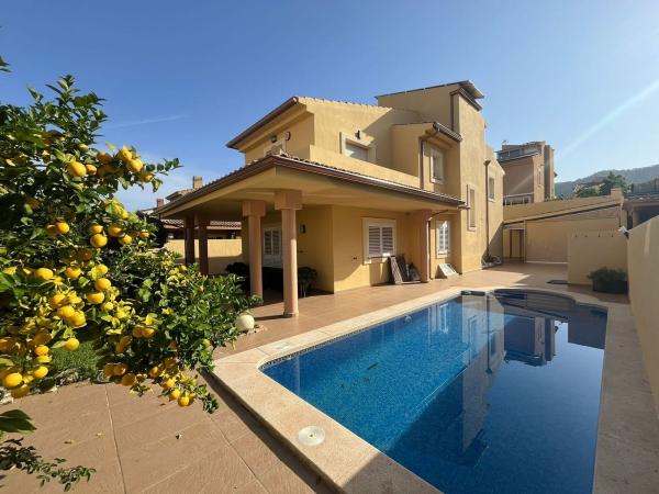 Casa o chalet independiente en Calle Entrepinos, 8, Zona Sierra Helada, Benidorm thumbnail 1