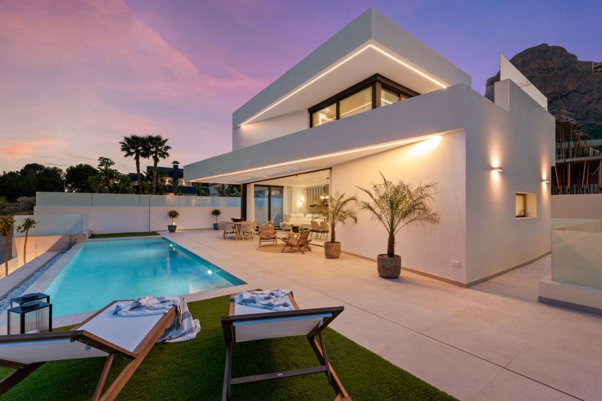 Properties for sale and rent in Spain photo 3