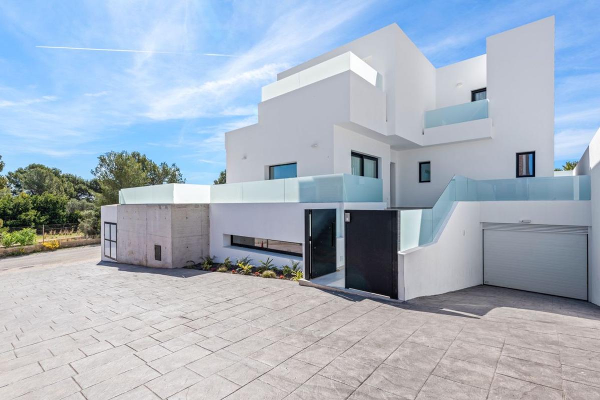 Properties for sale and rent in Spain photo 4
