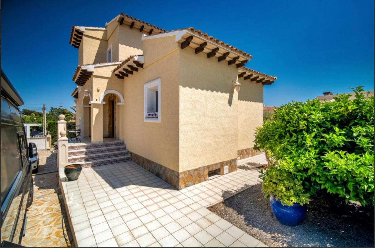 Properties for sale and rent in Spain photo 3