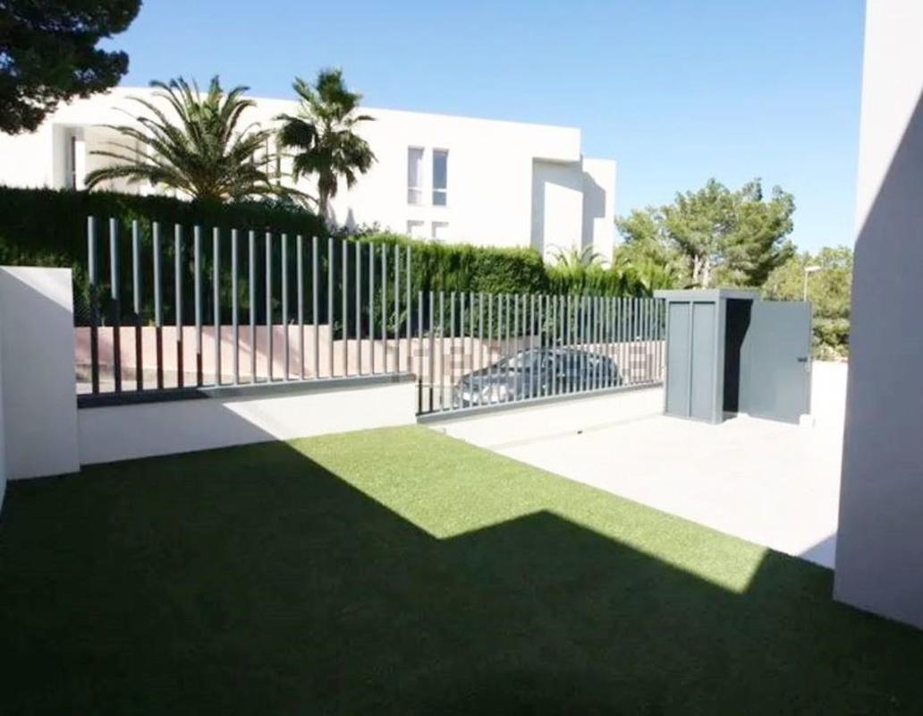 Sprzedaż szeregowego domku w  Chalet adosado en Calle el Lloveret, Altea la Vella, Altea , Altea photo 5