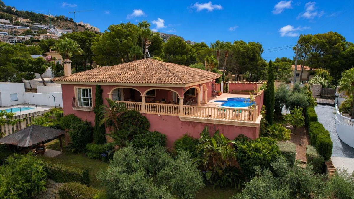 Propiedades en venta y alquiler en España photo 1