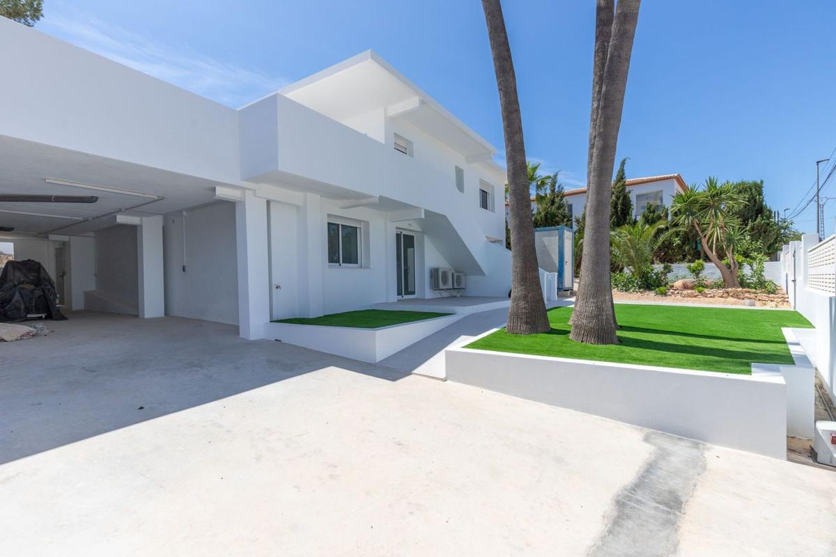 Properties for sale and rent in Spain photo 2