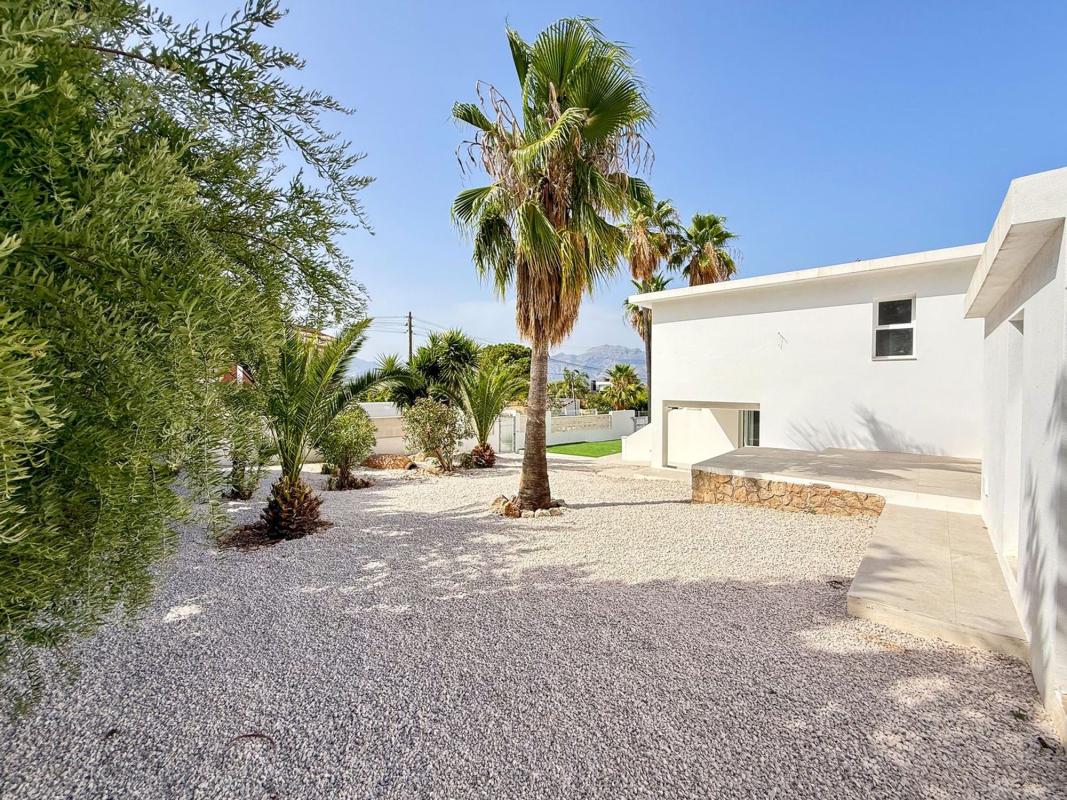 Properties for sale and rent in Spain photo 3