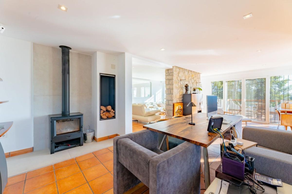 Properties for sale and rent in Spain photo 3