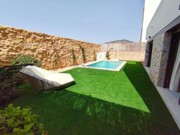 Casa o chalet independiente en Avenida Sevilla, Balcón de Finestrat-Terra Marina, Finestrat thumbnail 1