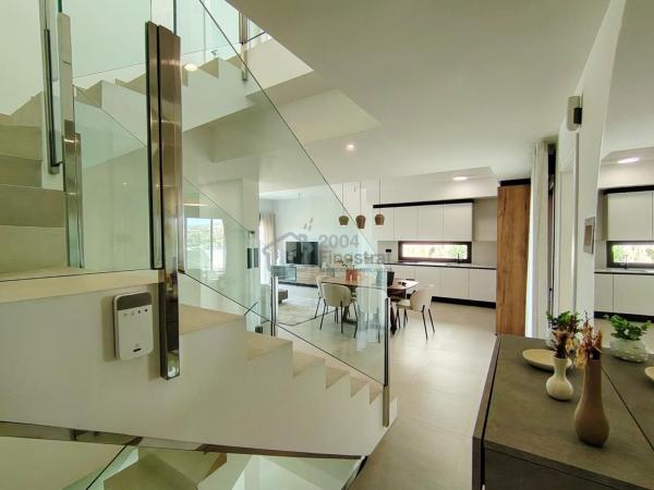 Casa o chalet independiente en Avenida Sevilla, Balcón de Finestrat-Terra Marina, Finestrat thumbnail 2