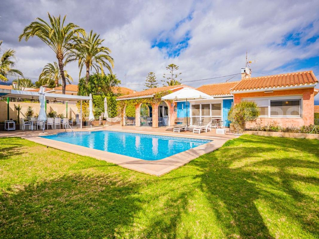 Properties for sale and rent in Spain photo 2