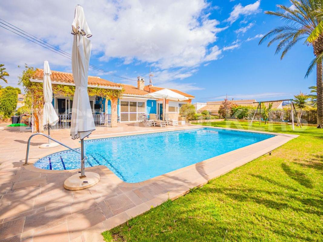 Properties for sale and rent in Spain photo 3