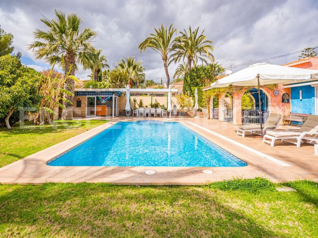 Properties for sale and rent in Spain photo 5