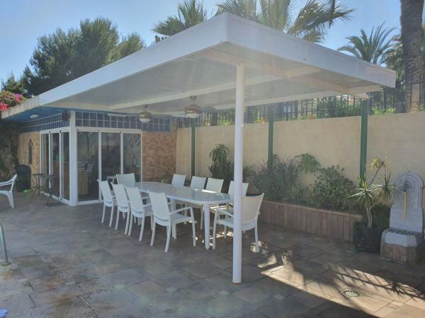 Casa o chalet independiente en Urbanizacion Coblanca, Pueblo Levante, Benidorm thumbnail 1
