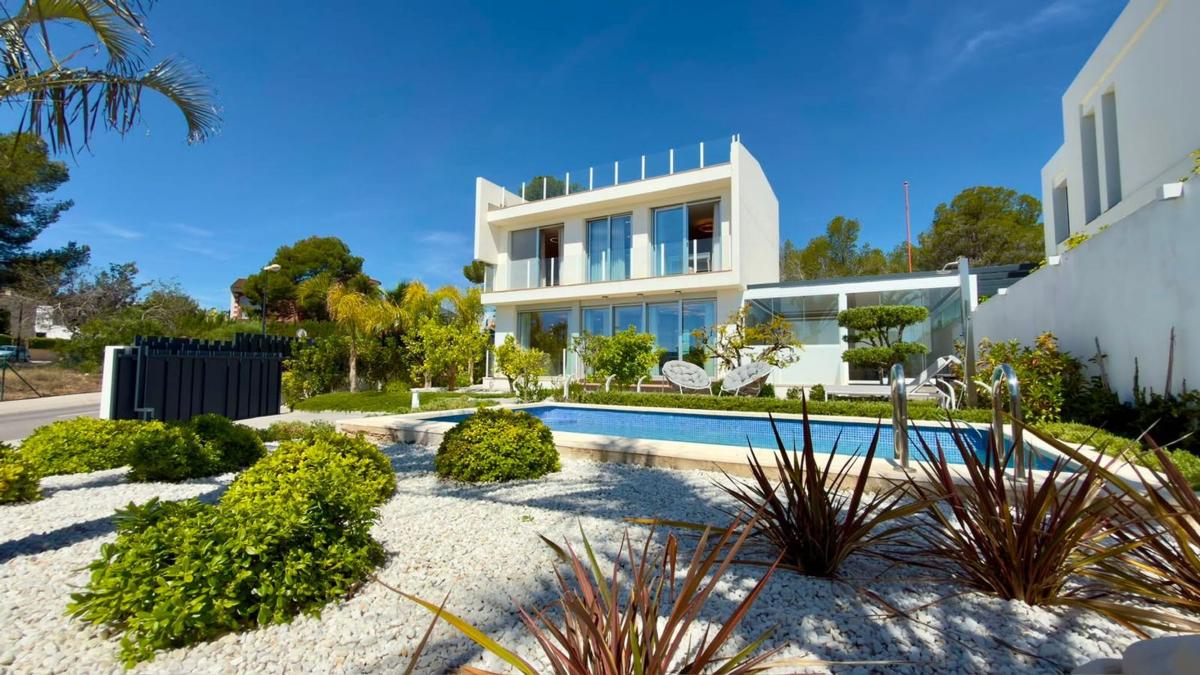 Properties for sale and rent in Spain photo 2