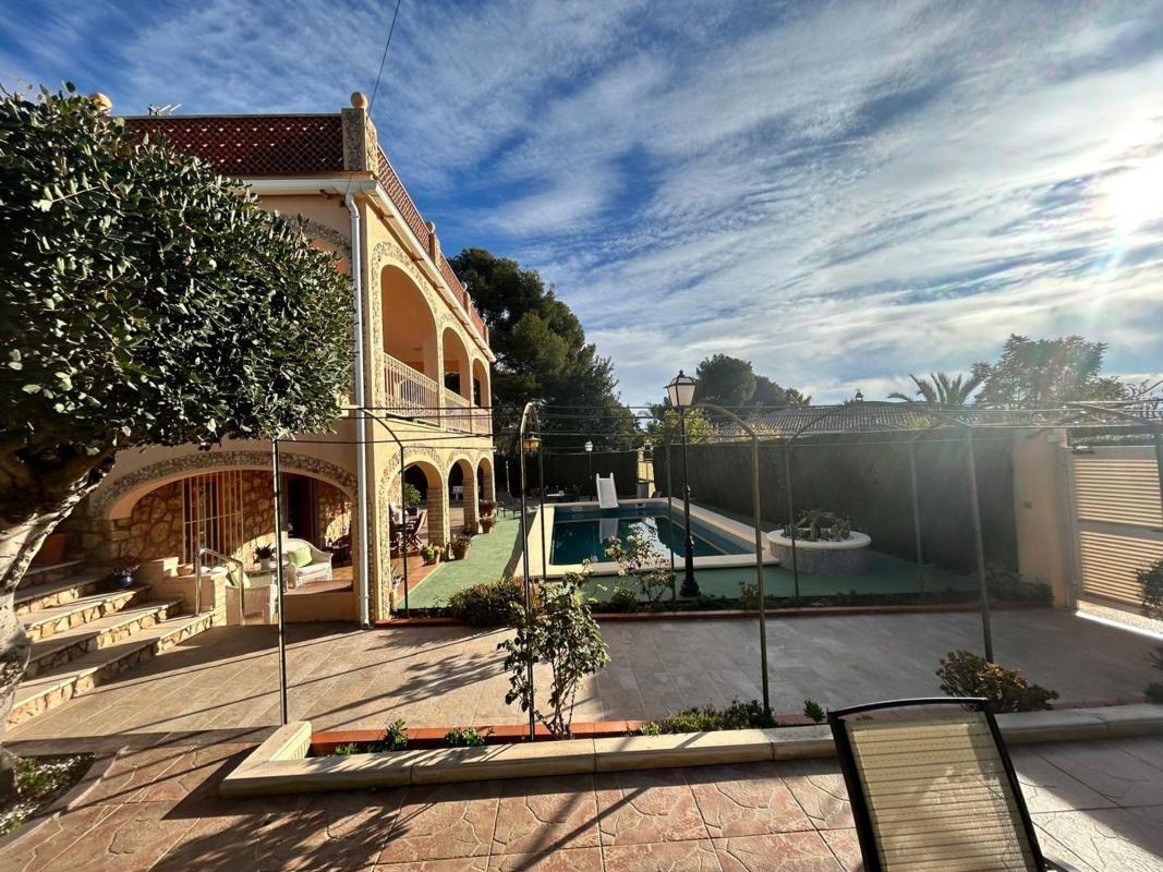 Properties for sale and rent in Spain photo 2