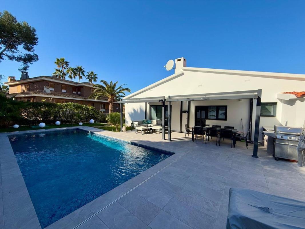 Properties for sale and rent in Spain photo 5