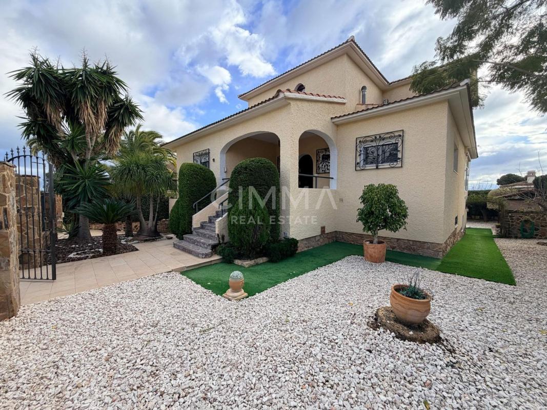 Properties for sale and rent in Spain photo 5