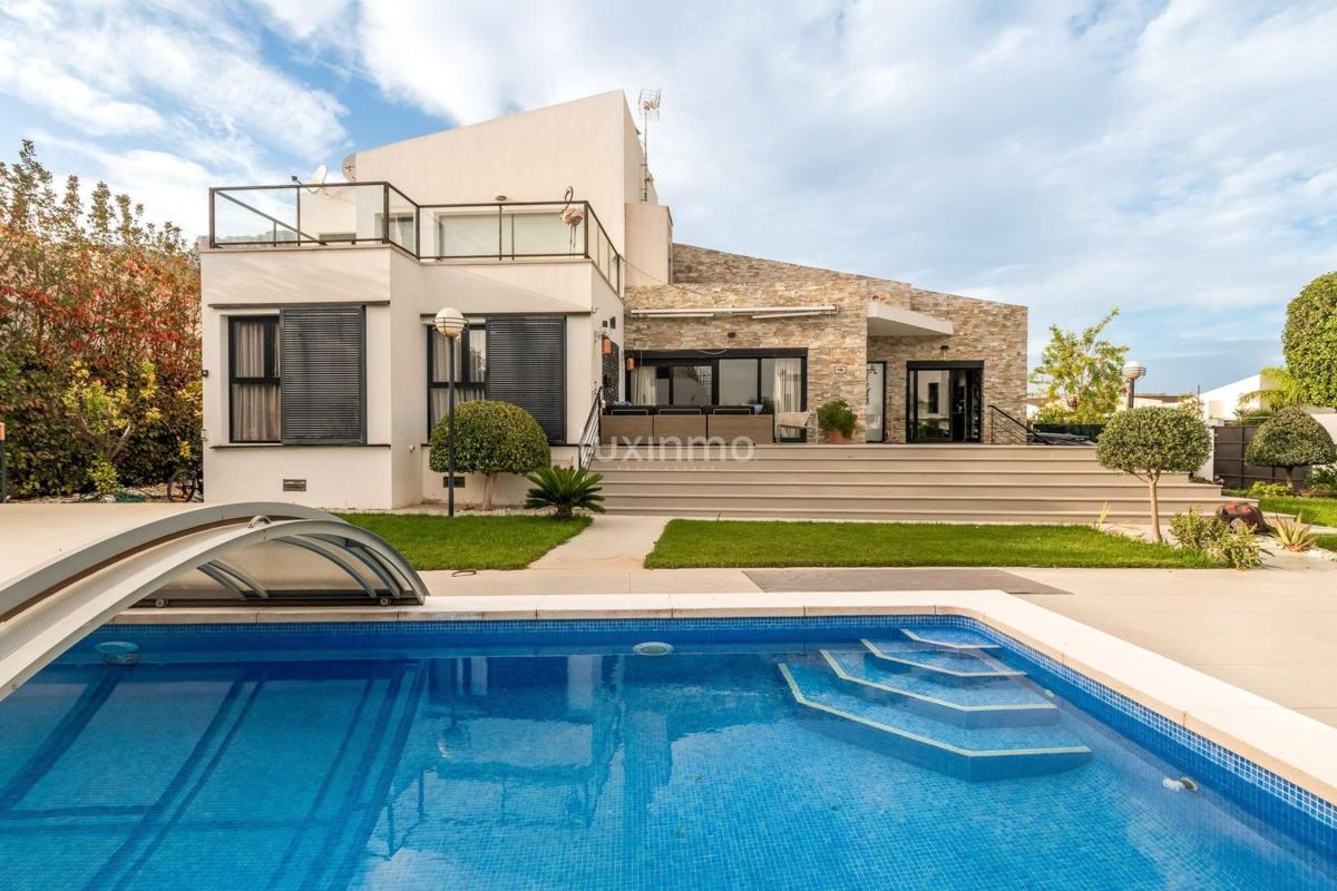 Properties for sale and rent in Spain photo 1