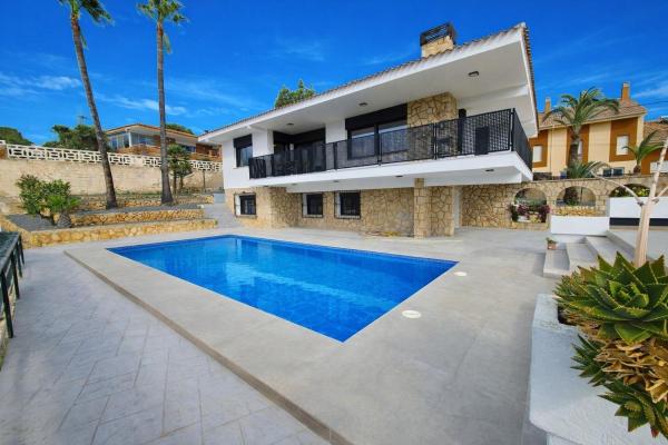 Casa o chalet independiente en Calle Carrascar de Parcent, Montebello - Nou Espai, La Nucia photo 1