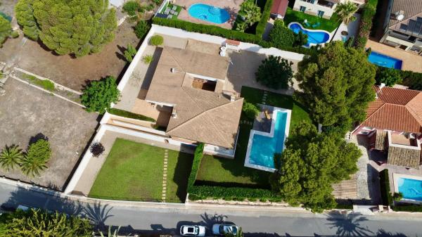 Casa o chalet independiente en Calle Sorolla, Pueblo Levante, Benidorm photo 1