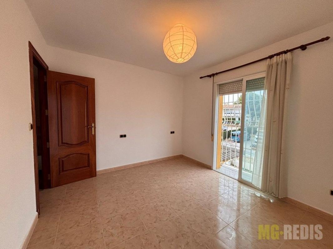 Properties for sale and rent in Spain photo 3