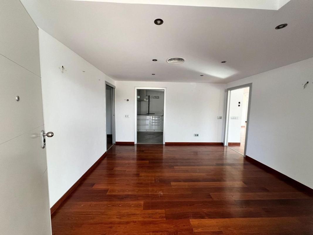 Properties for sale and rent in Spain photo 3