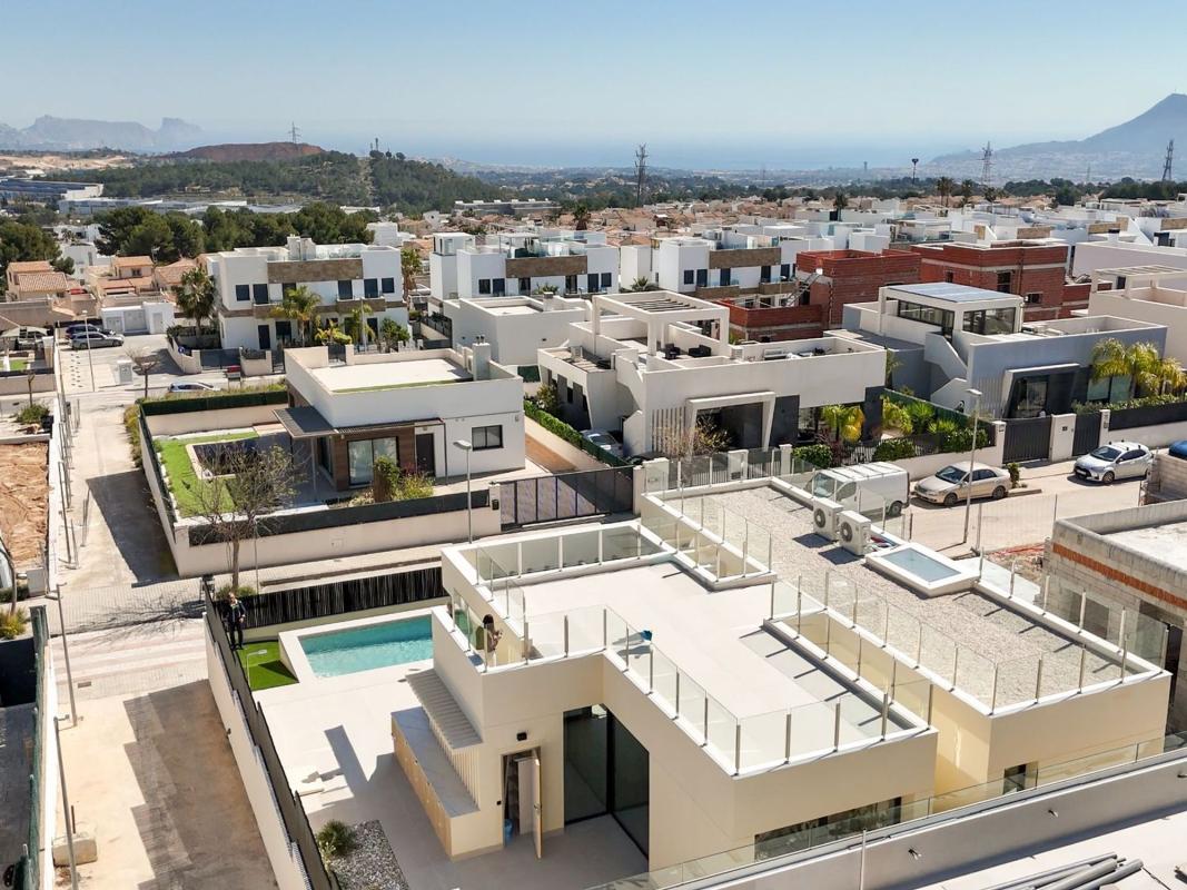 Properties for sale and rent in Spain photo 1