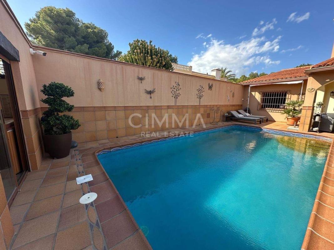 Properties for sale and rent in Spain photo 3