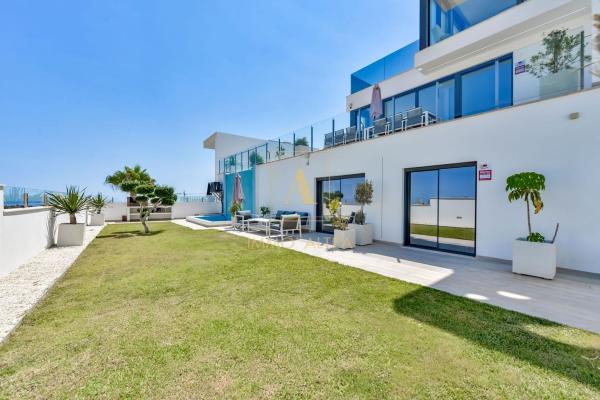 Chalet independiente en venta en Casa o chalet en Balcón de Finestrat-Terra Marina, Finestrat, Finestrat
photo 1