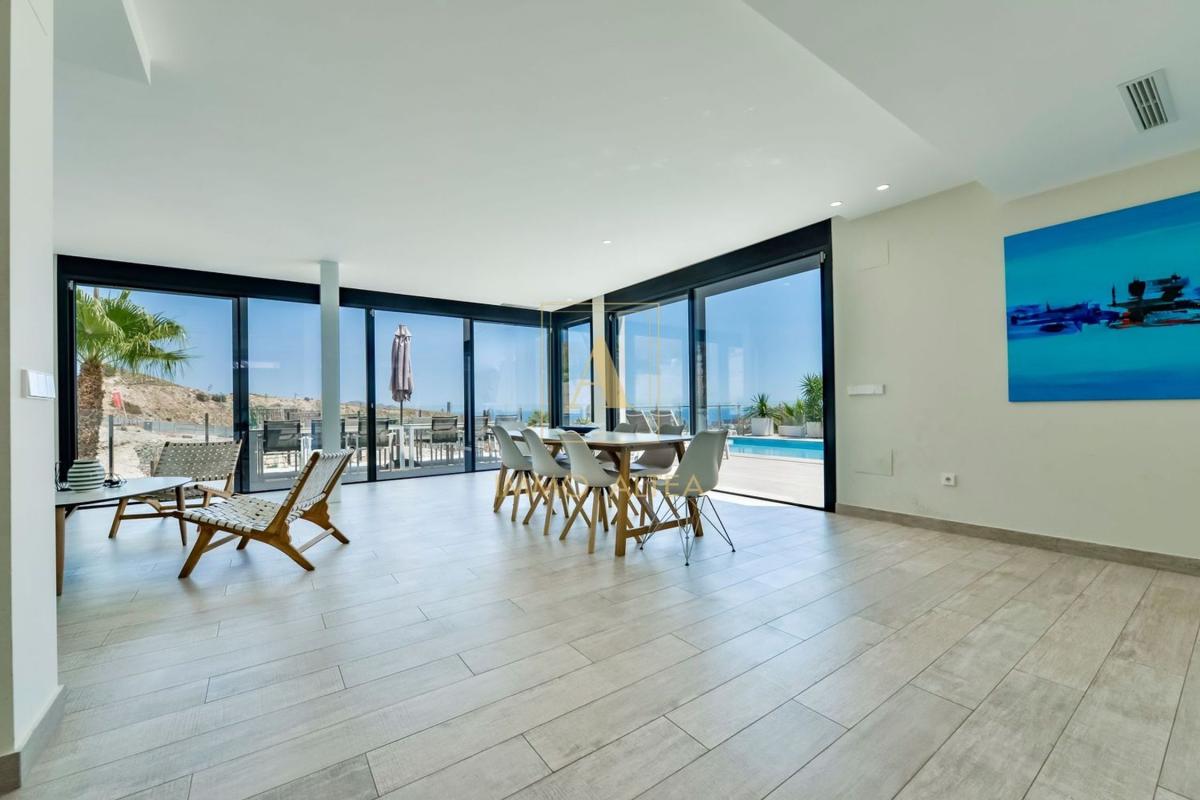 Venta de chalet independiente en Casa o chalet en Balcón de Finestrat-Terra Marina, Finestrat, Finestrat
photo 3