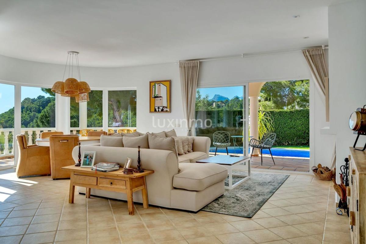 Properties for sale and rent in Spain photo 5