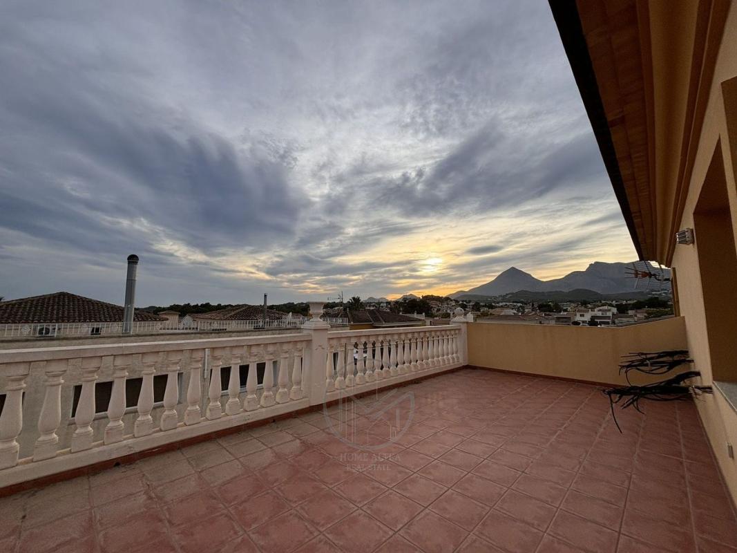 Sale of independent chalet in Casa o chalet en El Tossal-Bello Horizonte, La Nucia, La Nucia
photo 4