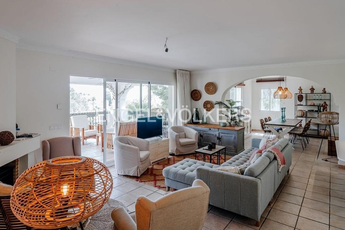 Properties for sale and rent in Spain photo 2