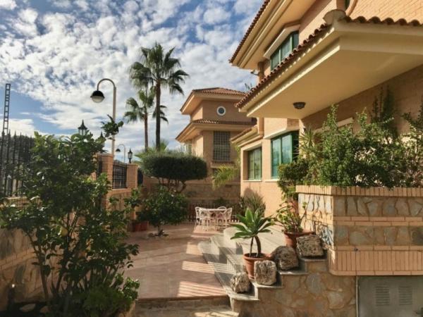 Casa o chalet independiente en Zona Sierra Helada, Benidorm thumbnail 1