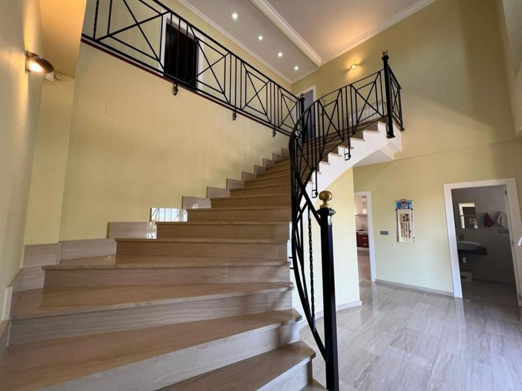 Properties for sale and rent in Spain photo 3