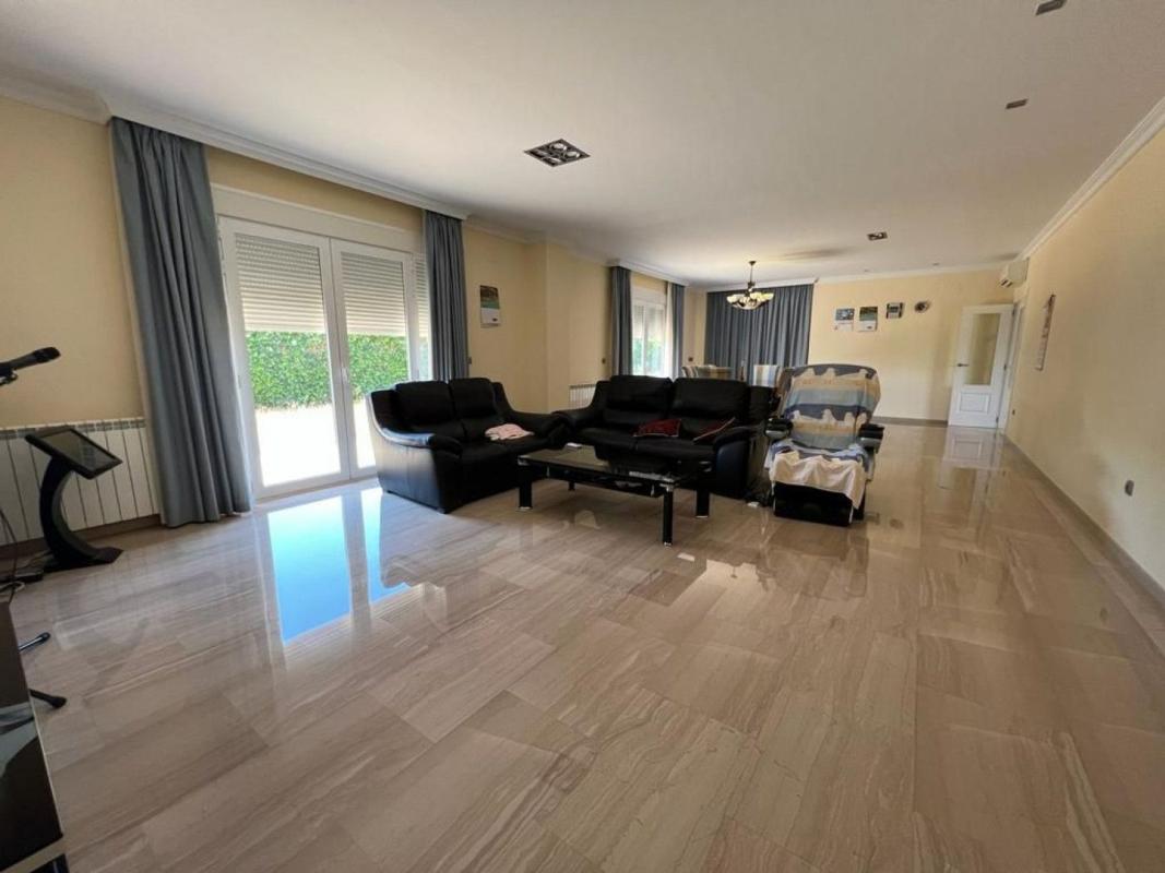 Properties for sale and rent in Spain photo 5