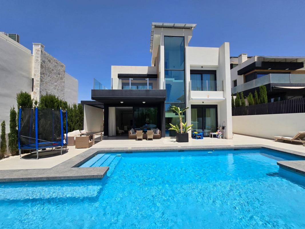 Properties for sale and rent in Spain photo 2